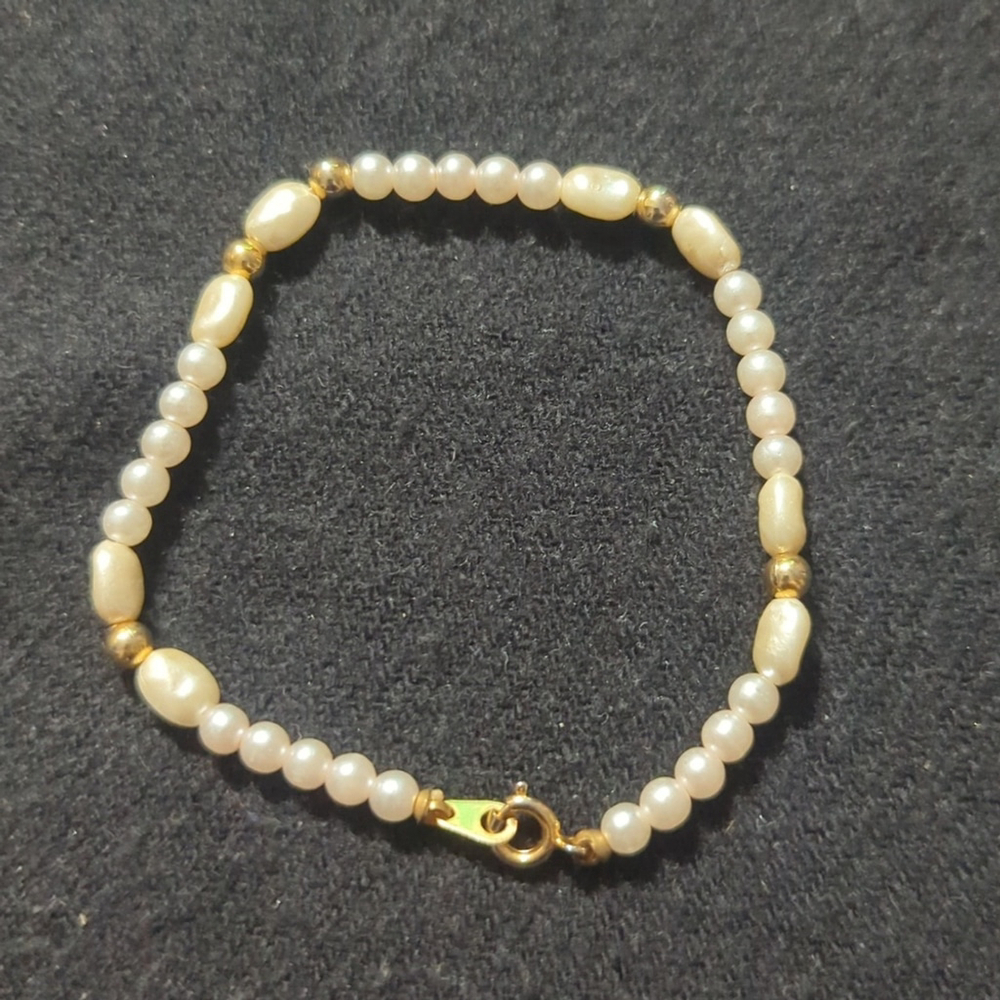 Vintage Gold Tone White Faux Pearl Dainty Delicate Statement Bracelet